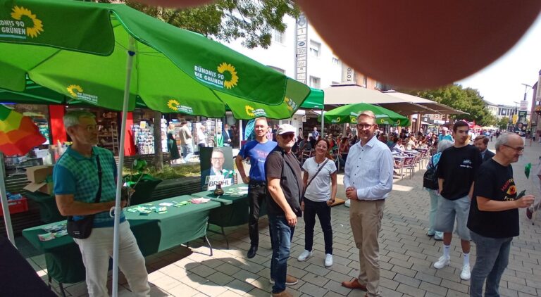 Viel los am Infostand der GRÜNEN in Wesel